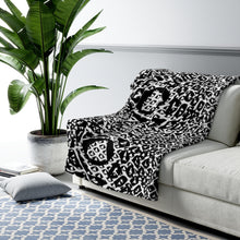 Load image into Gallery viewer, Jungle Sherpa Fleece Blanket with White Lining in White/Black 50”x60”, Black/White 60”x80”